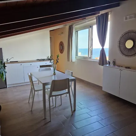 Appartement Attico Vista Mare Giardini-Naxos